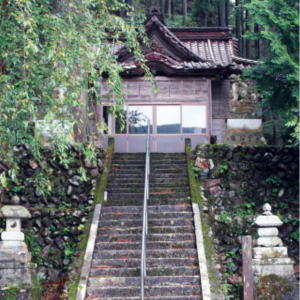 写真：杉森白山神社拝殿
