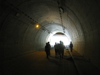 写真：トンネルを出ると、白亜紀にタイムスリップできるかなぁ・・・