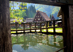 写真：伝統的な日本の村五箇山