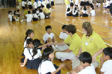 写真:小学校訪問