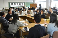 写真：石川県立鶴来高等学校議会報告会の様子