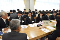 写真：石川県立翠星高等学校議会報告会の様子