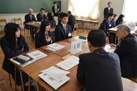 写真：石川県立松任高等学校議会報告会の様子