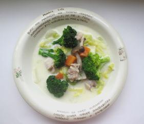 写真：白菜ときのこのクリームシチュー