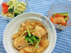 写真：梨丼、ポテトサラダ、梨キムチ
