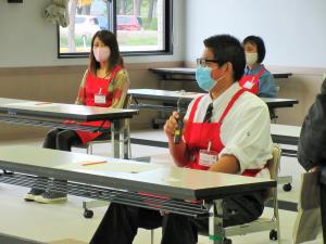 写真：実食審査の様子4