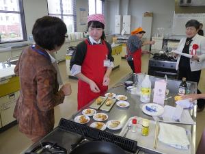 写真：実食審査1