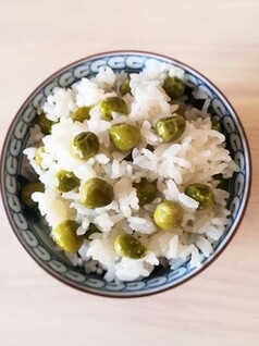 写真：グリーンピースごはん