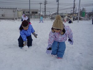 雪遊び