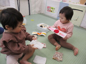 指先遊びの様子