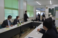 写真：石川県立松任高等学校での議会報告会の様子