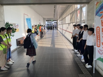 美川駅の様子