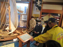 写真：見学の様子