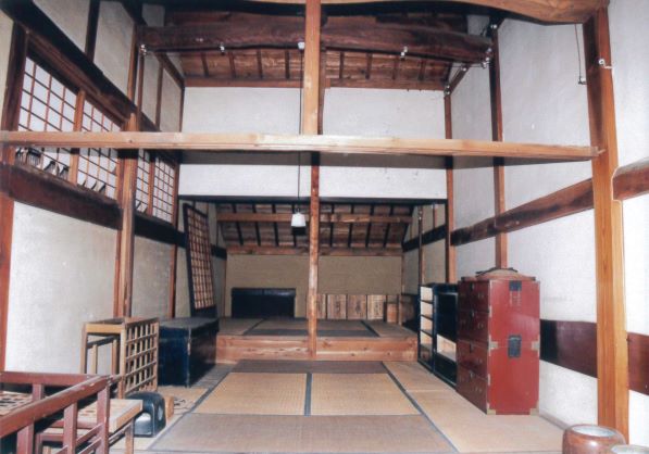多川家住宅アマ（屋根裏）の下男部屋の写真