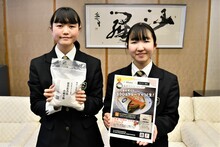 写真：クレープを開発した学生