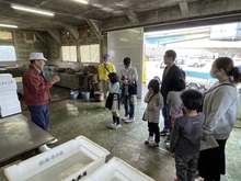 写真：見学の様子