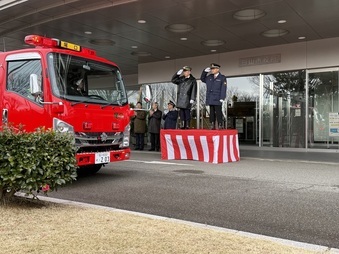 車両行進の様子