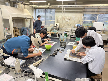 河原での活動の様子