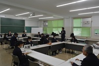 写真：松任高等学校での意見交換会の様子