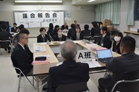 写真：松任高等学校での意見交換会の様子