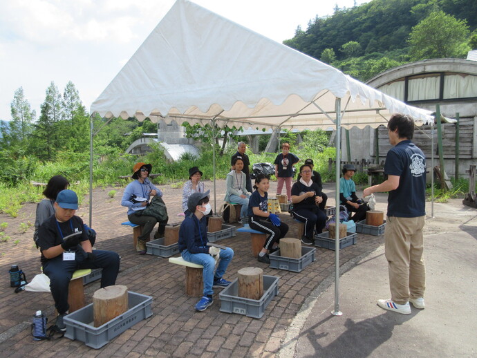 写真：さぁ実際に化石調査をやってみよう！