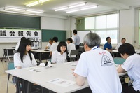 写真：石川県立松任高等学校議会報告会の様子