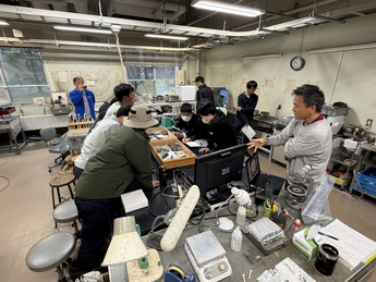 お話を聞く様子