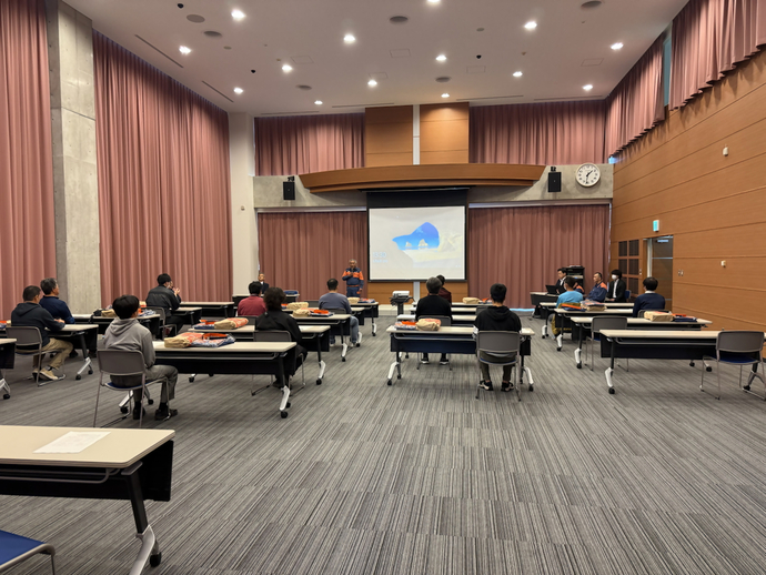 敬礼・行進訓練の様子