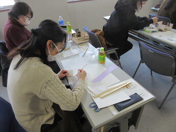 写真　修理に挑戦